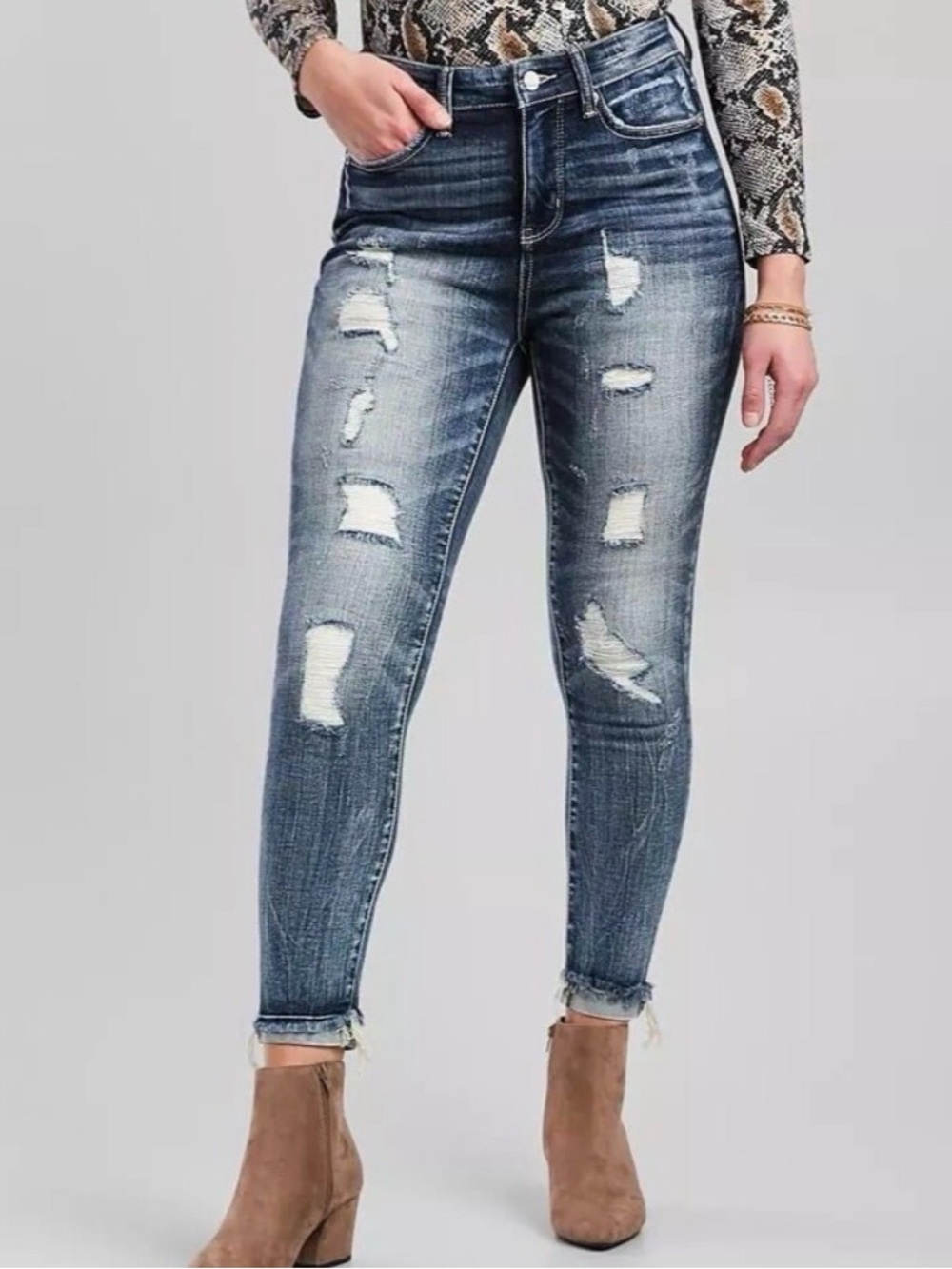 Buckle Black Women's Fit No 75 Ankle Skinny Distressed Jeans- size 29/size 8-10